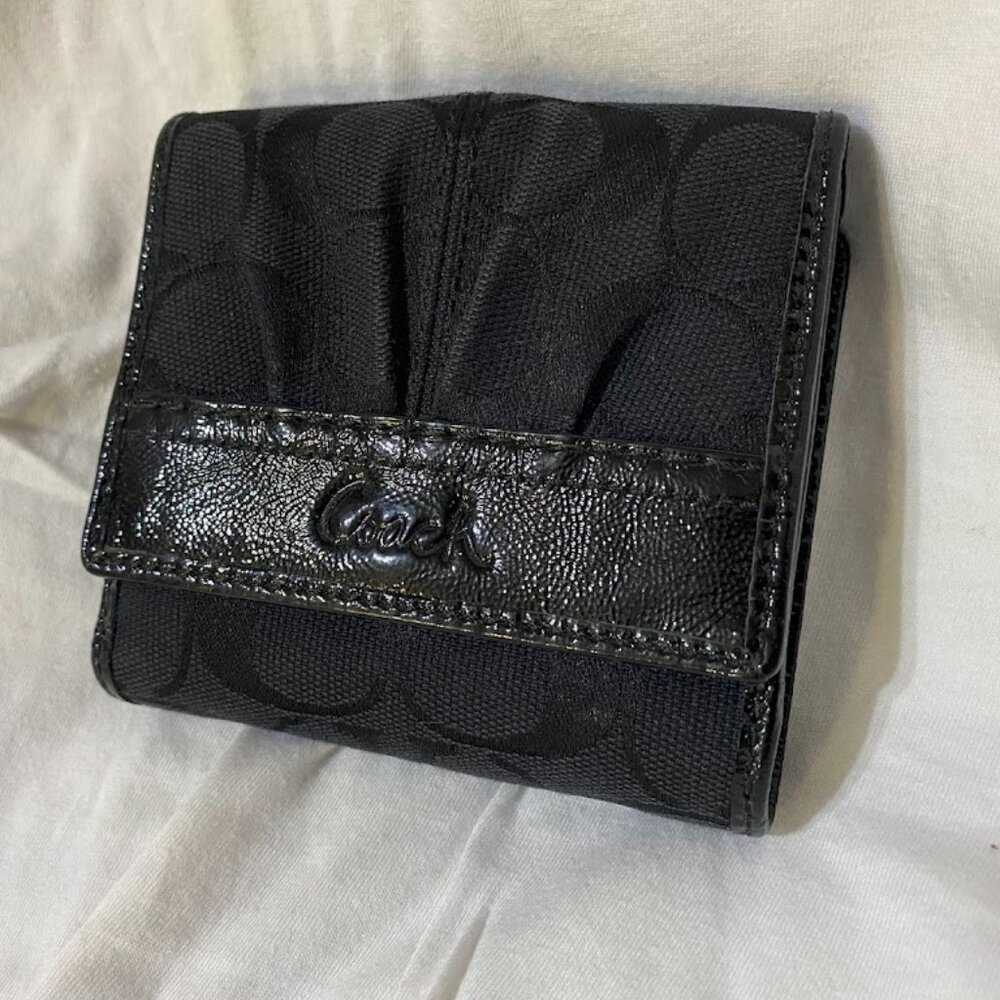 Coach Trifold Wallet - Classic C Monogram - Like New!